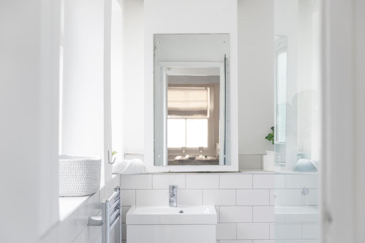 Central Quiet Cottage. Walk To Shops, Bars & Beach Hove Exterior foto